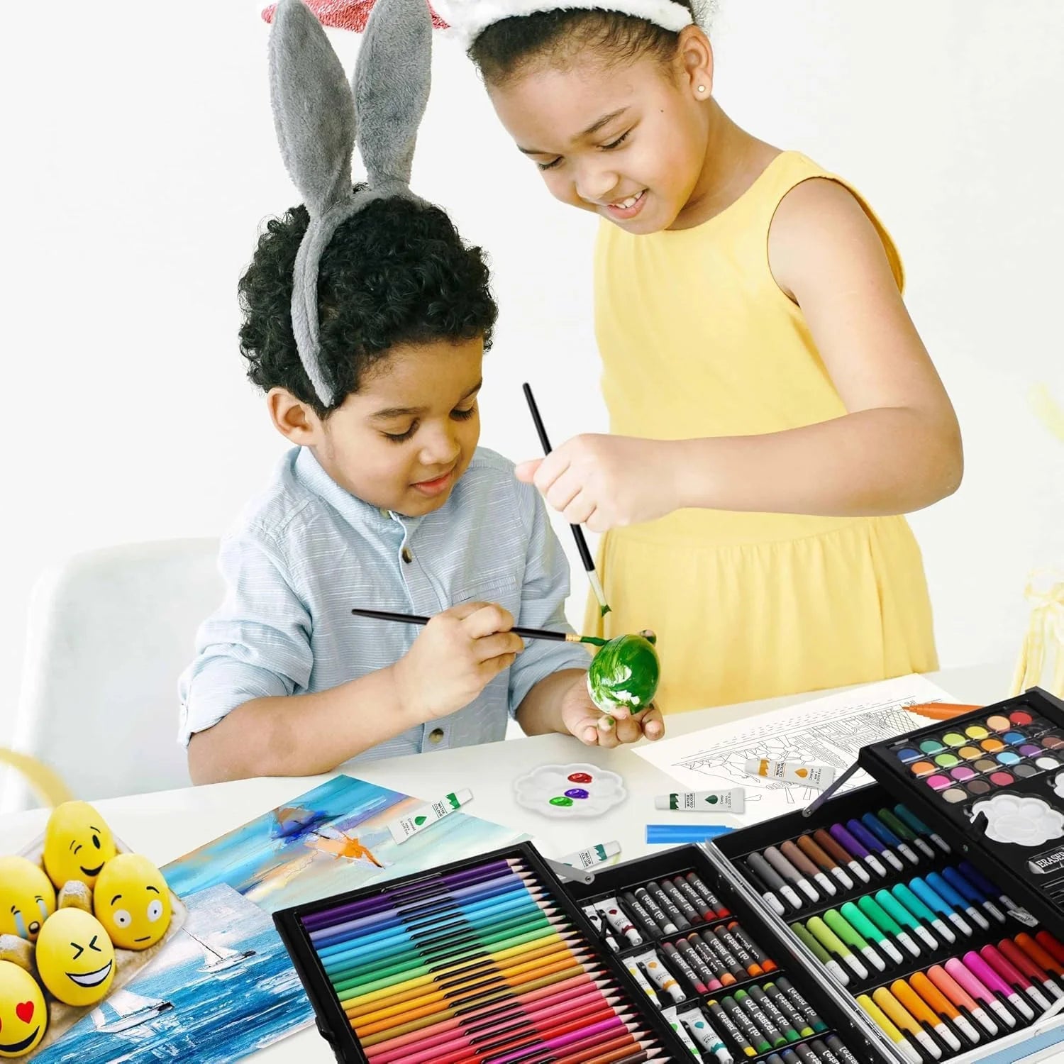 Creativity with the Ultimate 145-Piece Deluxe Art Set for Boys & Girls Correctors